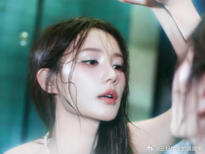 李一桐这表情也太吸引人了吧#李一桐##李一桐#​