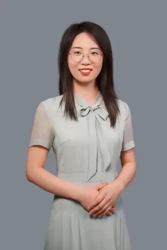 父亲10年外遇，两个孩子举报武大父亲以及女教师曾某某！两个女孩，姐姐20岁、