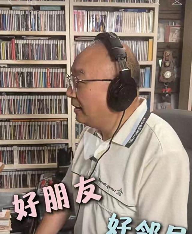 上海人集体破防！陪伴34年的阿彦退休了，一代人的青春结束了。说起阿彦，在上