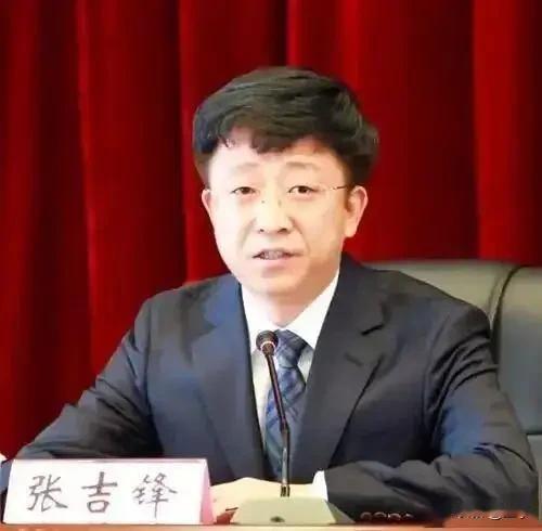 吉林工商学院原党委书记张吉锋被查：翻遍公开履历，没有高校任教经历2026年