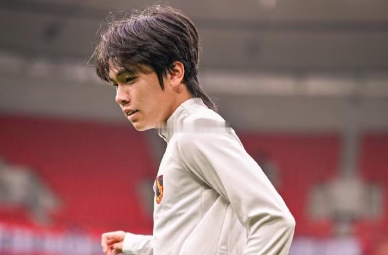 重庆铜梁龙20岁小将吴宇曦：通过训练让自己进步会调整好心态北京时间5月1日，重