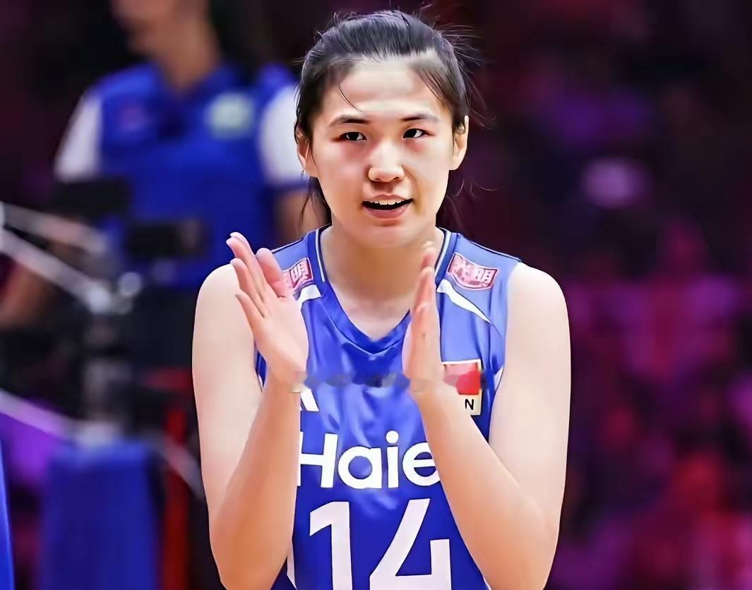 今晚和多米尼加女排的比赛，主教练赵勇又没让解盛钰进入14人大名单，估计在赵勇的认