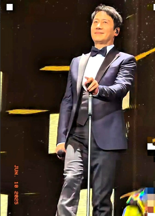 我在澳门的朋友给我打电话说，她去看了天王黎明的演唱会，演唱会结束她就后悔了，说早