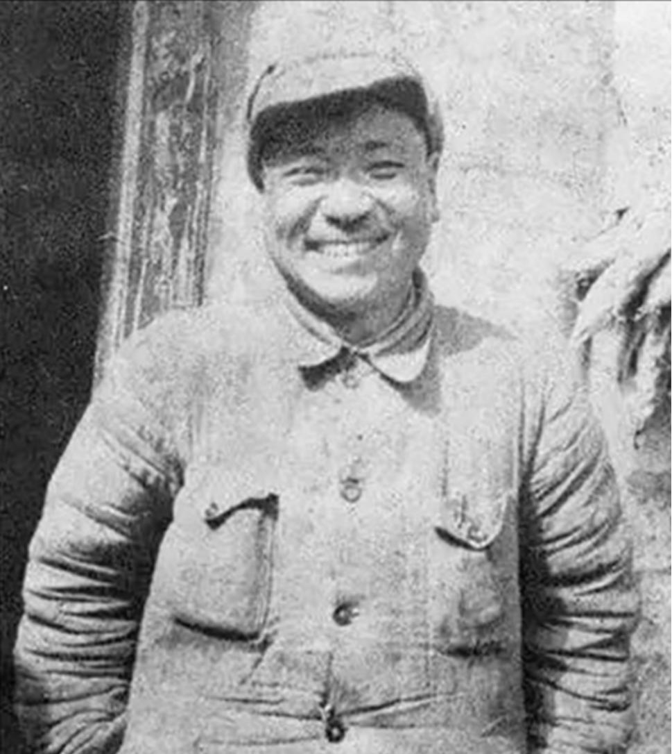 1939年，五面间谍袁殊被76号抓了，李士群亲自审，可他淡定说：我是谁，岩井清楚