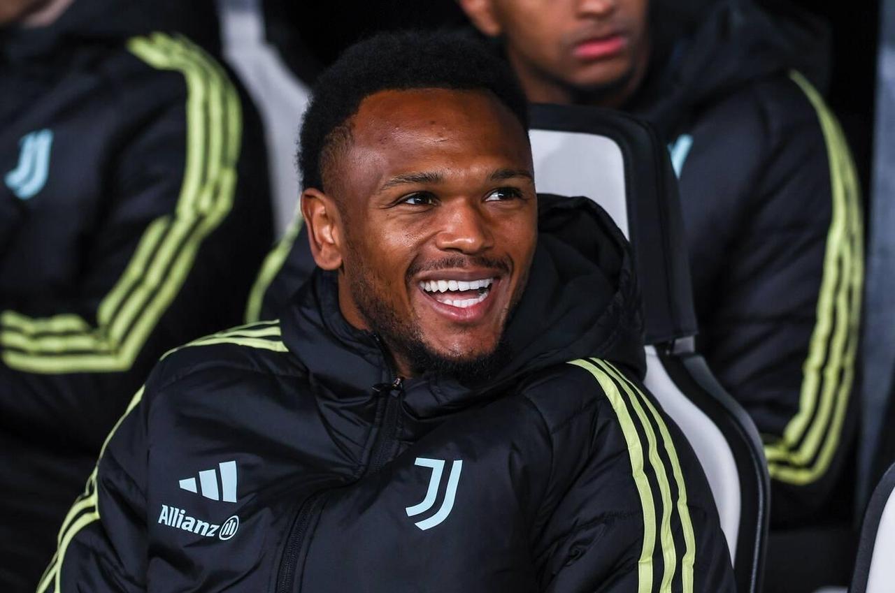 奥彭达本赛季的表现令人大失所望，他的加盟堪称一次灾难性的转会。这位比利时球员的转