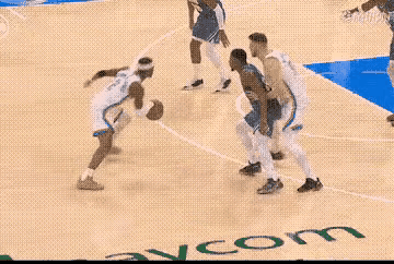 以前总冠军后卫打球是这样的，现在总冠军后卫打球是这样的，这是差距，这也是不争的事