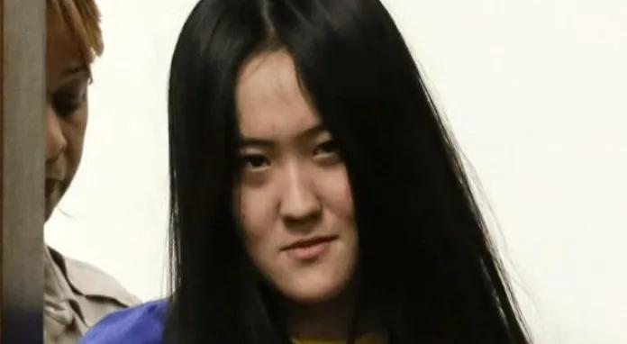 "我只欺负中国人"！说这句话的，同样是个在国外的中国人。白人不敢惹，黑人不敢