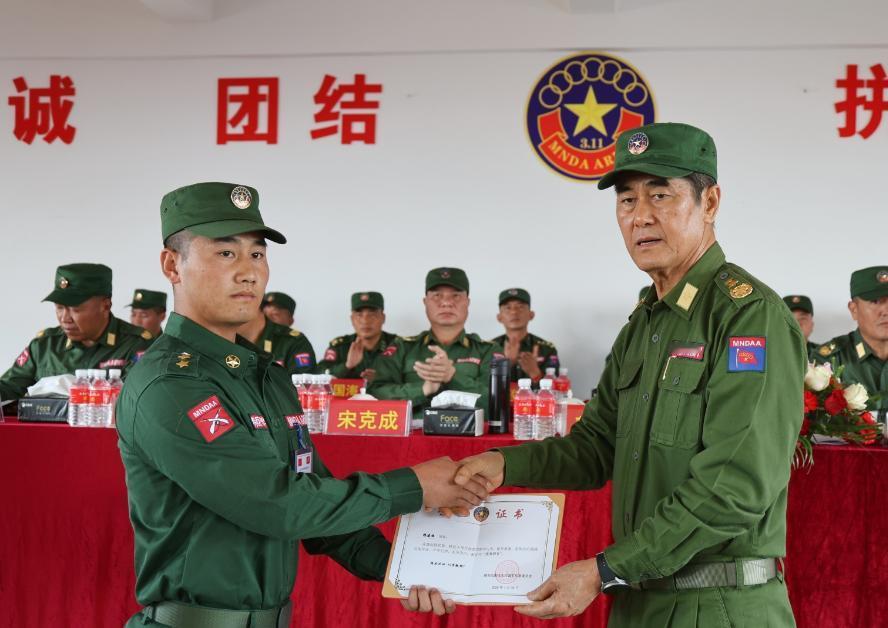 果敢同盟军彭德仁司令频繁露面！看来彭德仁司令应该是搬回果敢地区执政了。从一月