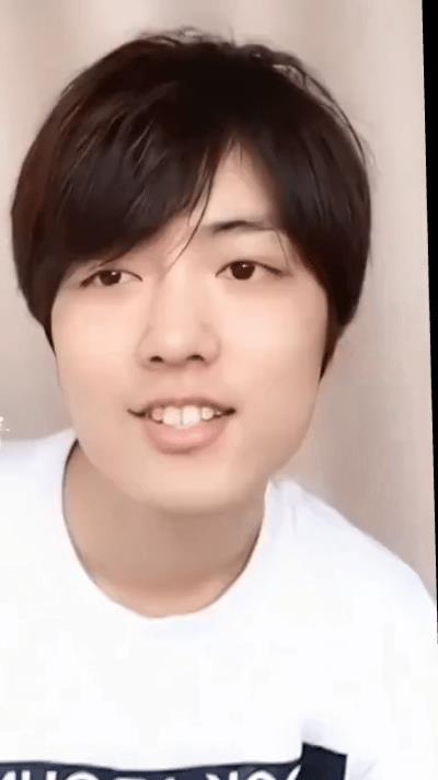 肖战：150斤时VS《藏海传》中，颜值暴击来袭！再看右边《藏海传》中的他，身姿