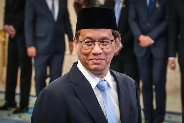 雅万高铁欠中国的几百亿，印尼准备拖到80年后再还完。印尼财政部长萨德瓦宣布：雅万