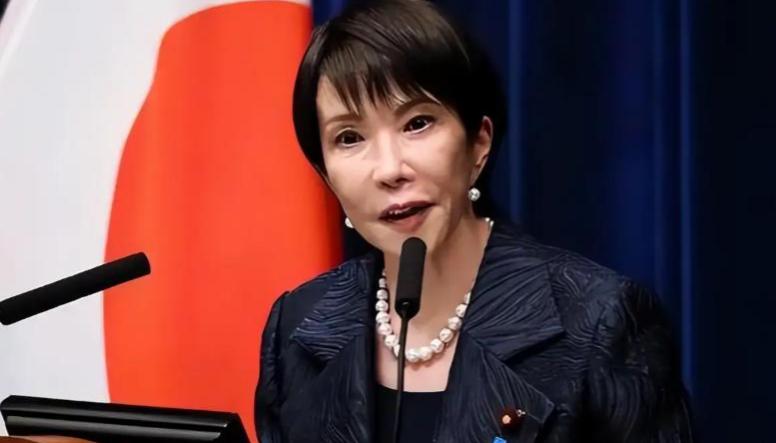 笑不活了！日本23岁军官带刀闯华使馆，审3小时现原形，高市早苗急得跳脚一个2