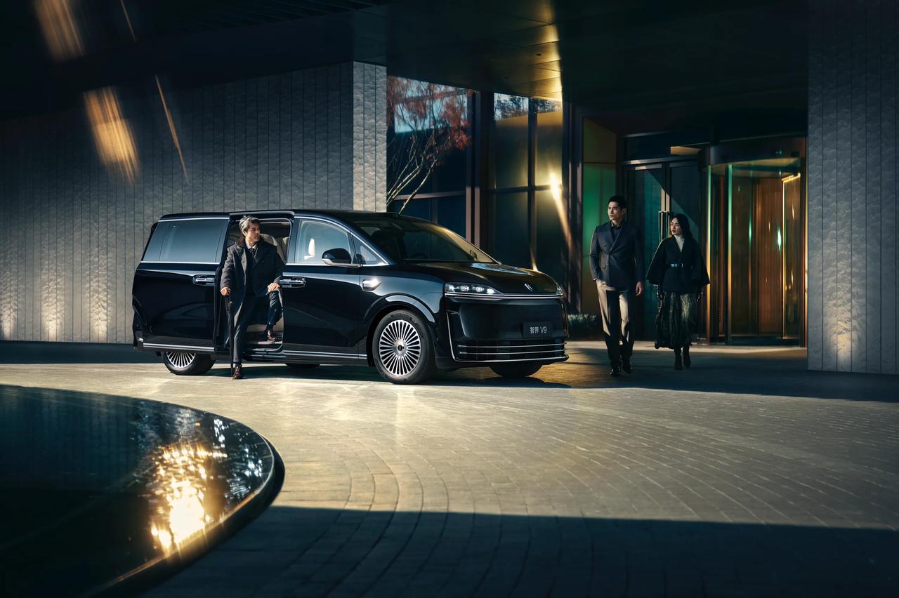 鸿蒙智行发布智界V9白车身结构，这一次直面MPV长久以来被忽略的安全议题，将其置