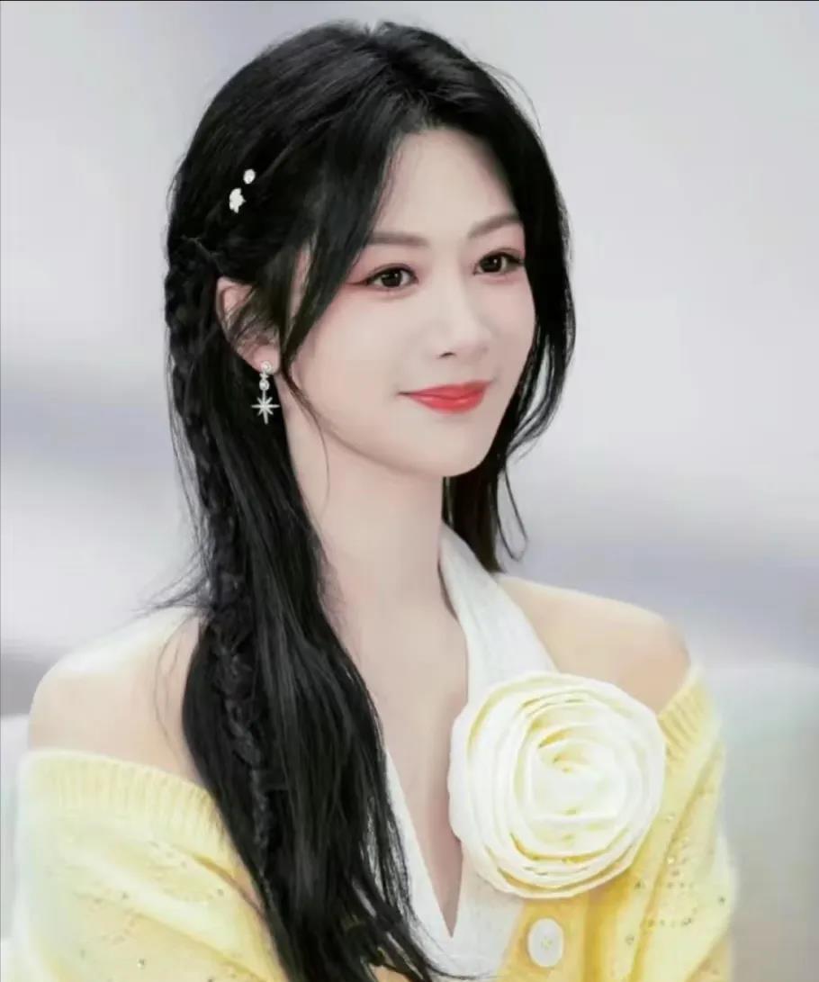 杨紫缺席白玉兰提名晚宴，不是因为她耍大牌不去，也不是她拿不了奖，