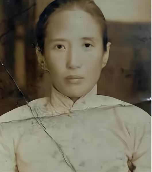 1972年，林徽因90岁的母亲去世，晚景凄凉，身边无儿无女，只有一个女婿的续弦林