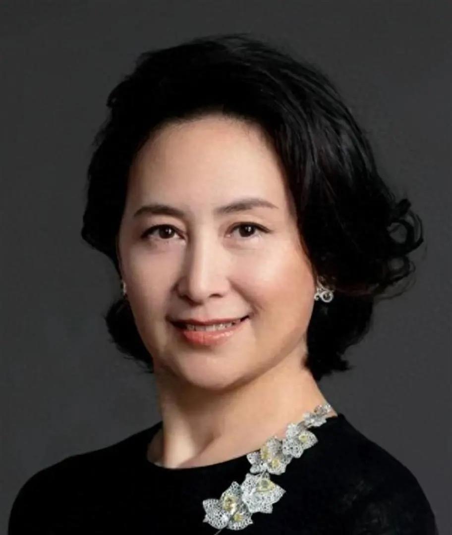 何超琼，彻底不隐忍！3月31日晚间，赌王家族掌舵人何超琼直接将前证监会持牌代