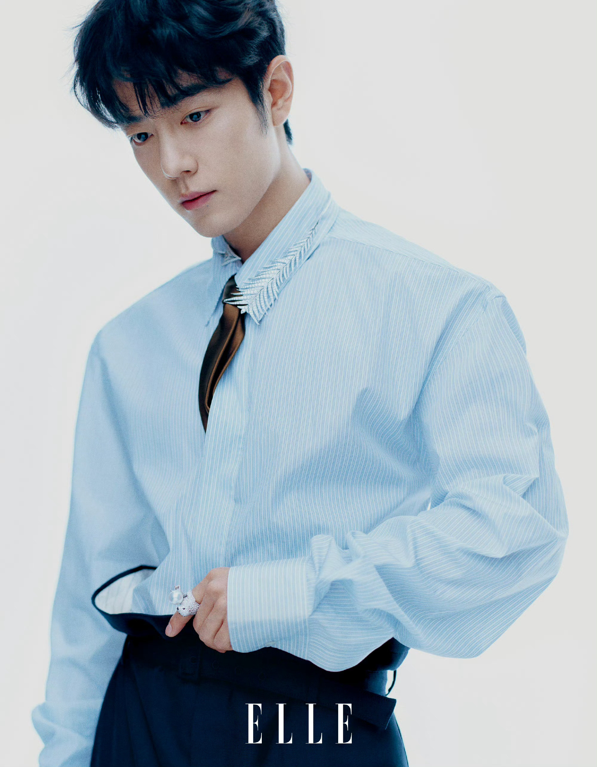 好饼怎么都在肖战手上顶级IP怎么都在肖战手上有网友发出了疑问，称为什么市场上的顶