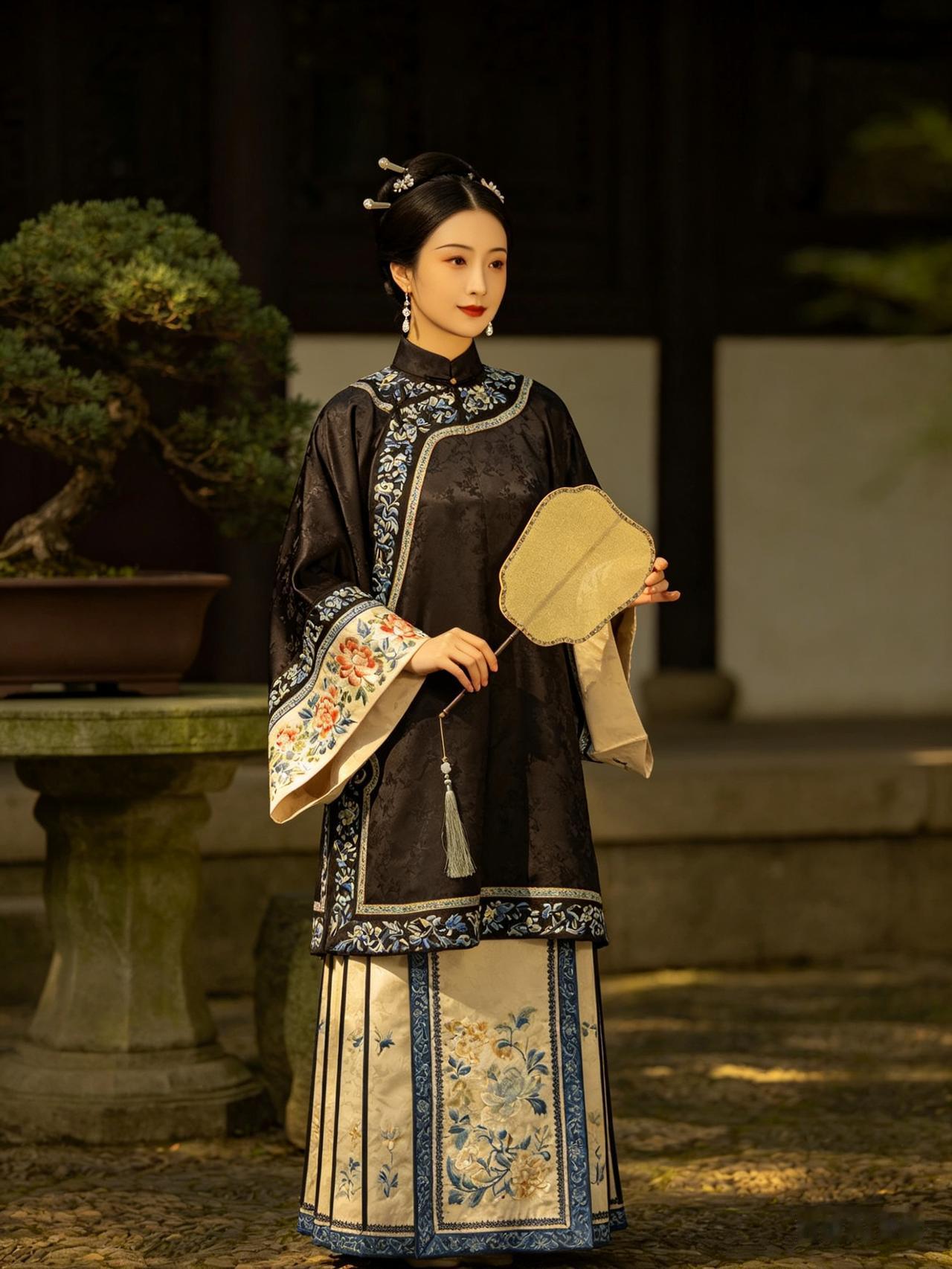 清代民女服饰：从未断流的华夏衣冠从三皇五帝肇始衣冠，历经商周礼乐、秦汉雄浑