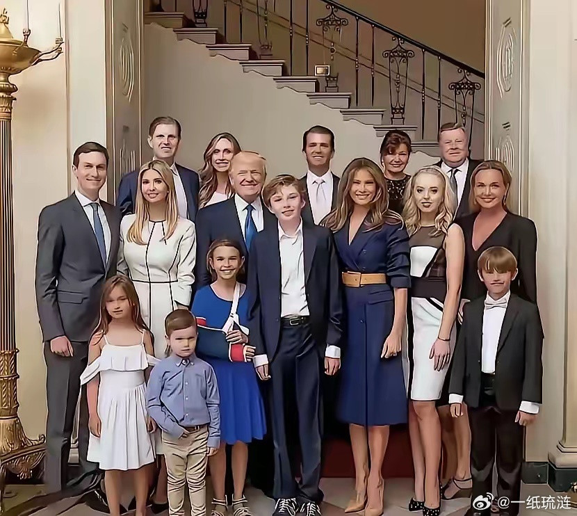 真是没谁了，活一辈子，马上死了，功成名就。弄出来一个圣火令。好吧。吃瓜群众。只能