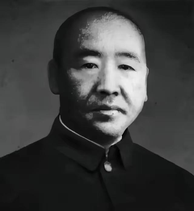 抗战最豪横杂牌军！1.3万人配660挺机枪，德械师都自愧不如说起抗战杂牌军，