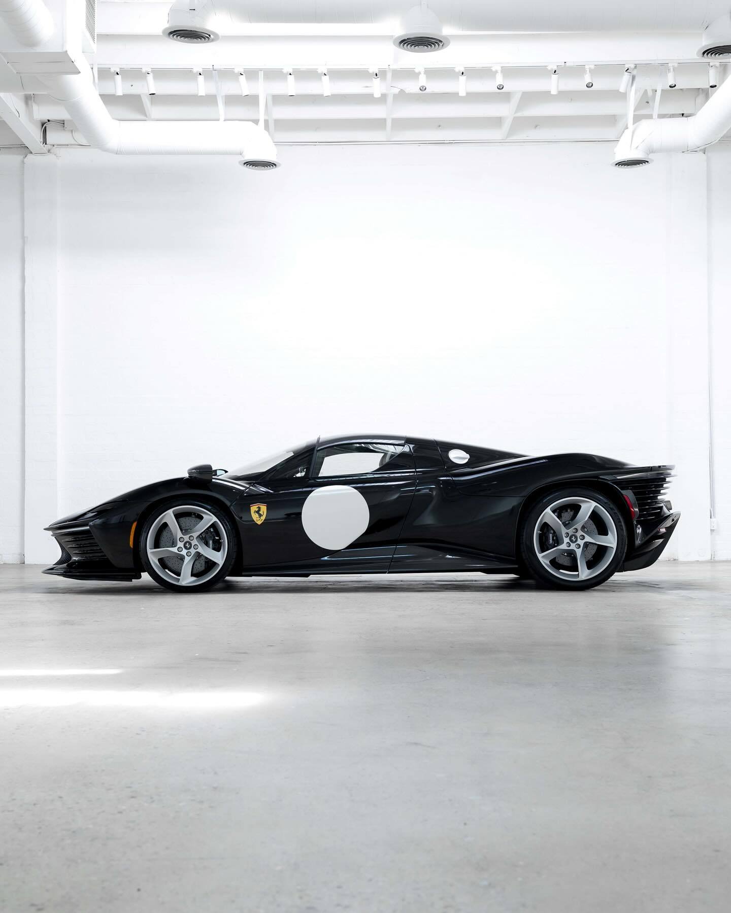 FerrariDaytonaSP3法拉利跑车买黑色准没错。​​​