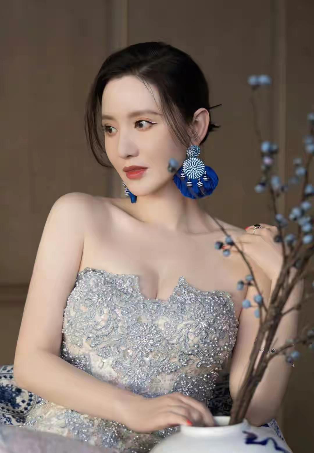 影星张萌完美身材哪种类型的美人是漂亮的?