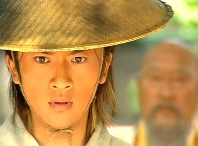 别再吹乔峰了，他到倚天真排不进前十。张三丰什么概念？百年纯阳功，被刚相用金刚