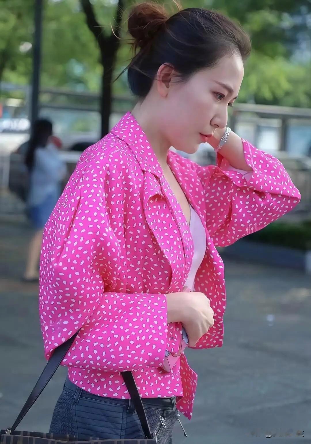 今天打卡了“淡妆浓抹总相宜”的西湖，看景也看人头