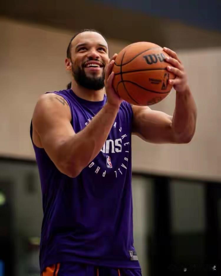 下面是一条关于太阳大将狄龙-布鲁克斯的重磅坏消息！在今天太阳主场以113：110