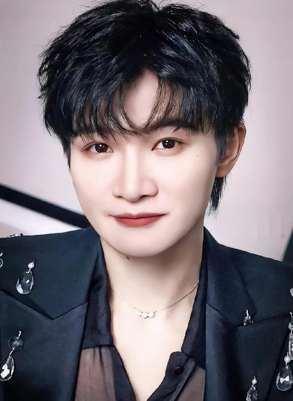 杨千嬅捐款我不意外，张柏芝捐款我也不意外，唯独让我没想到的是，周深也捐款了。