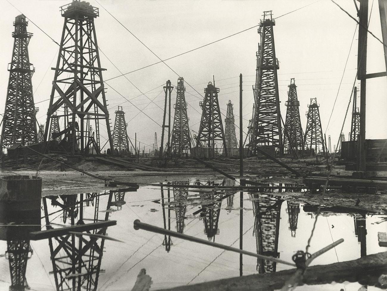 1929年苏联阿塞拜疆水上石油塔历史影像​​​