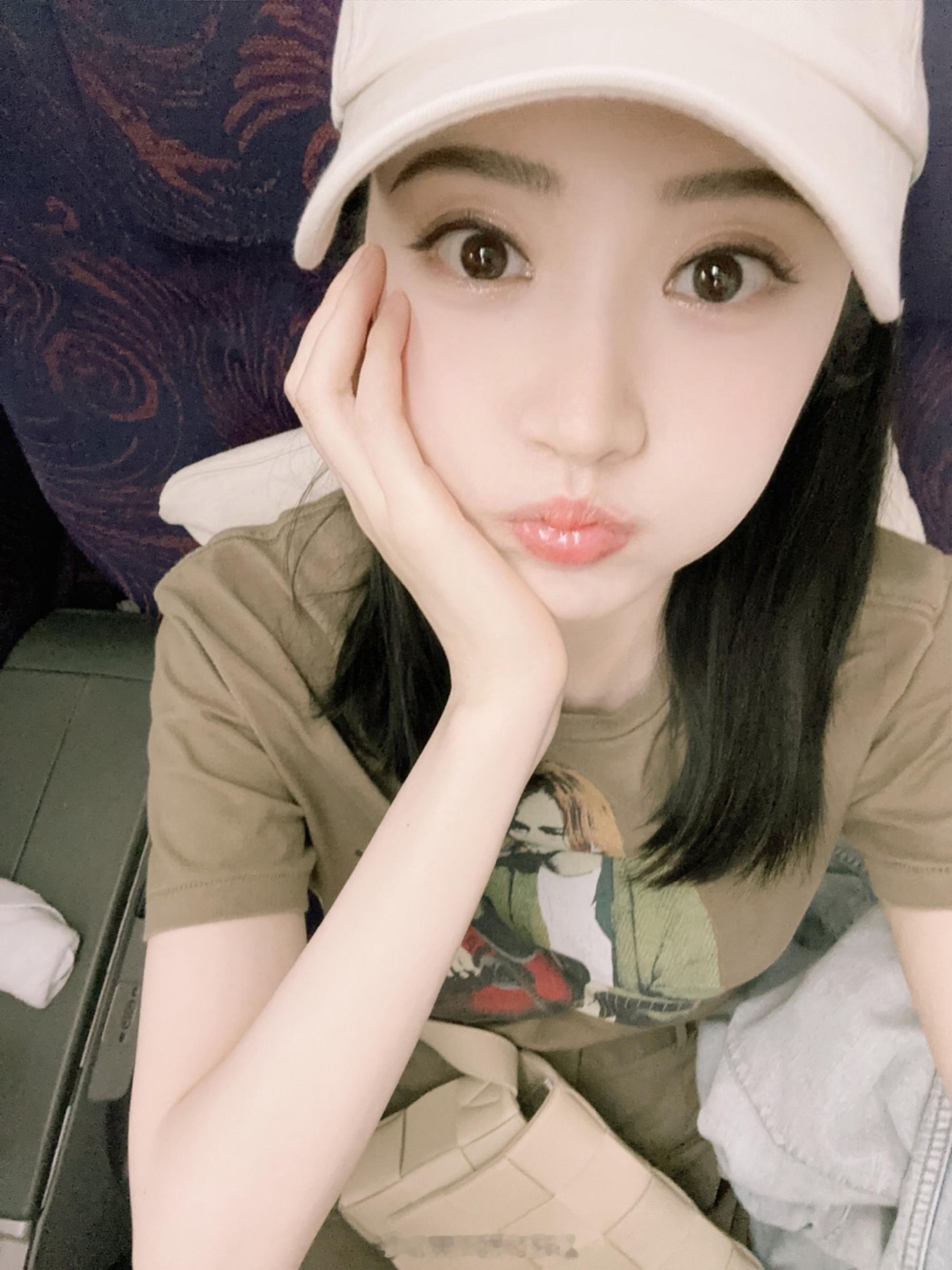 景甜又嫩又美私服穿​​​