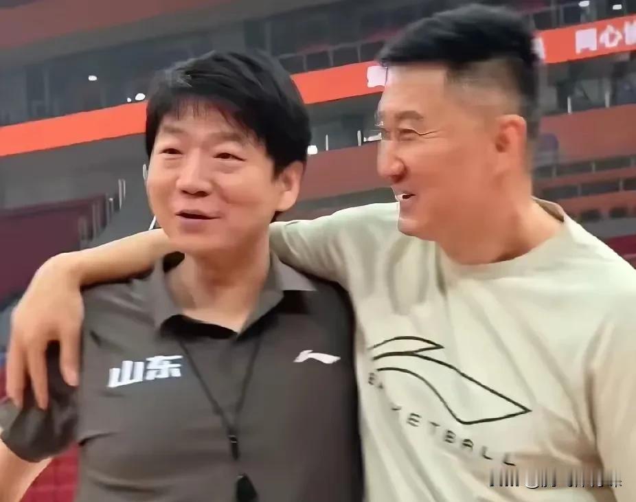 山东男篮季前赛取得三连胜，邱彪重点提拔一人。今夏休赛季山东男篮阵容大洗牌，高