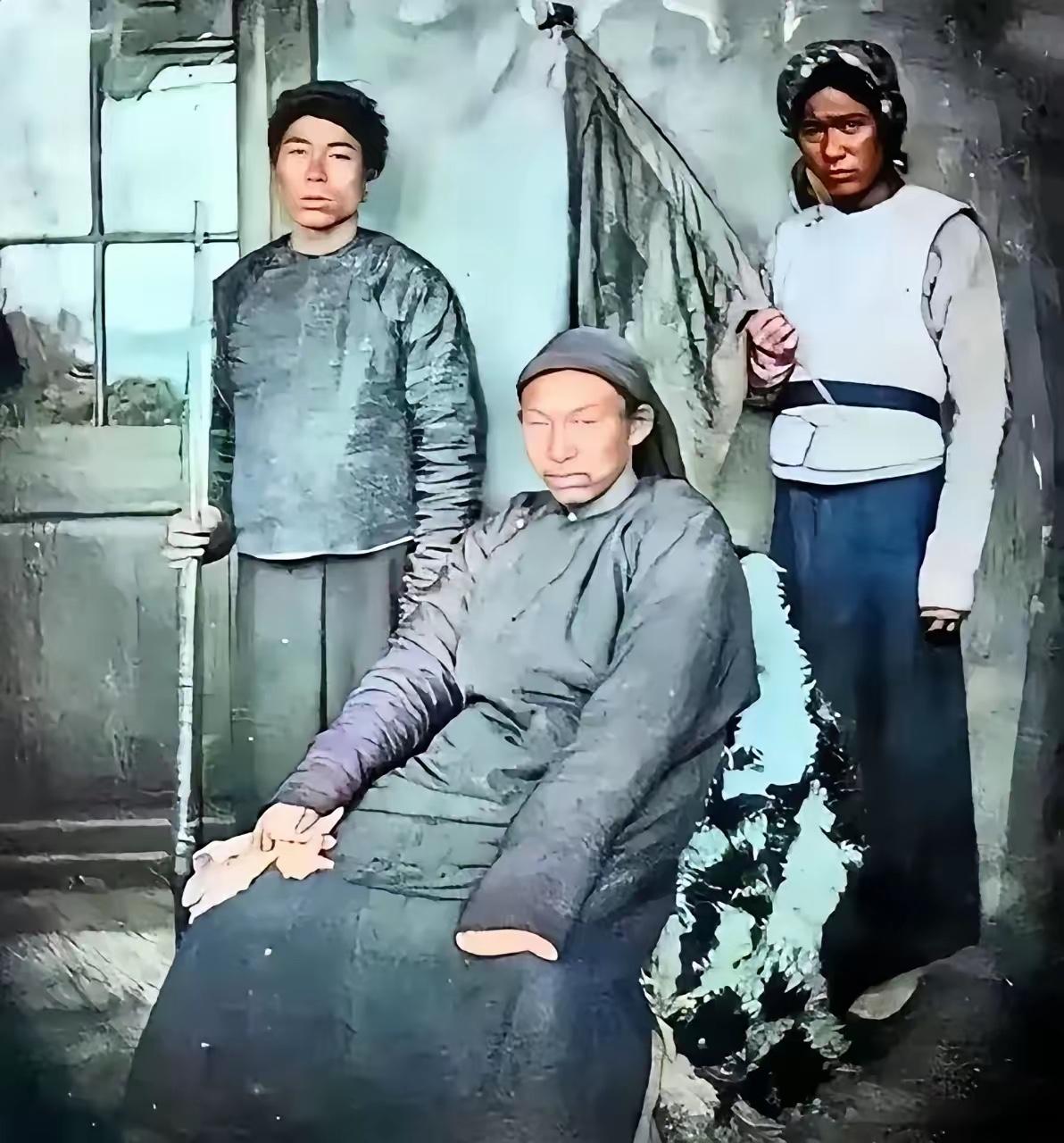 太平天国的猛将原来长这样！左臂空荡荡，右手手指残缺，饱经战火洗礼，眼神凌厉，写满