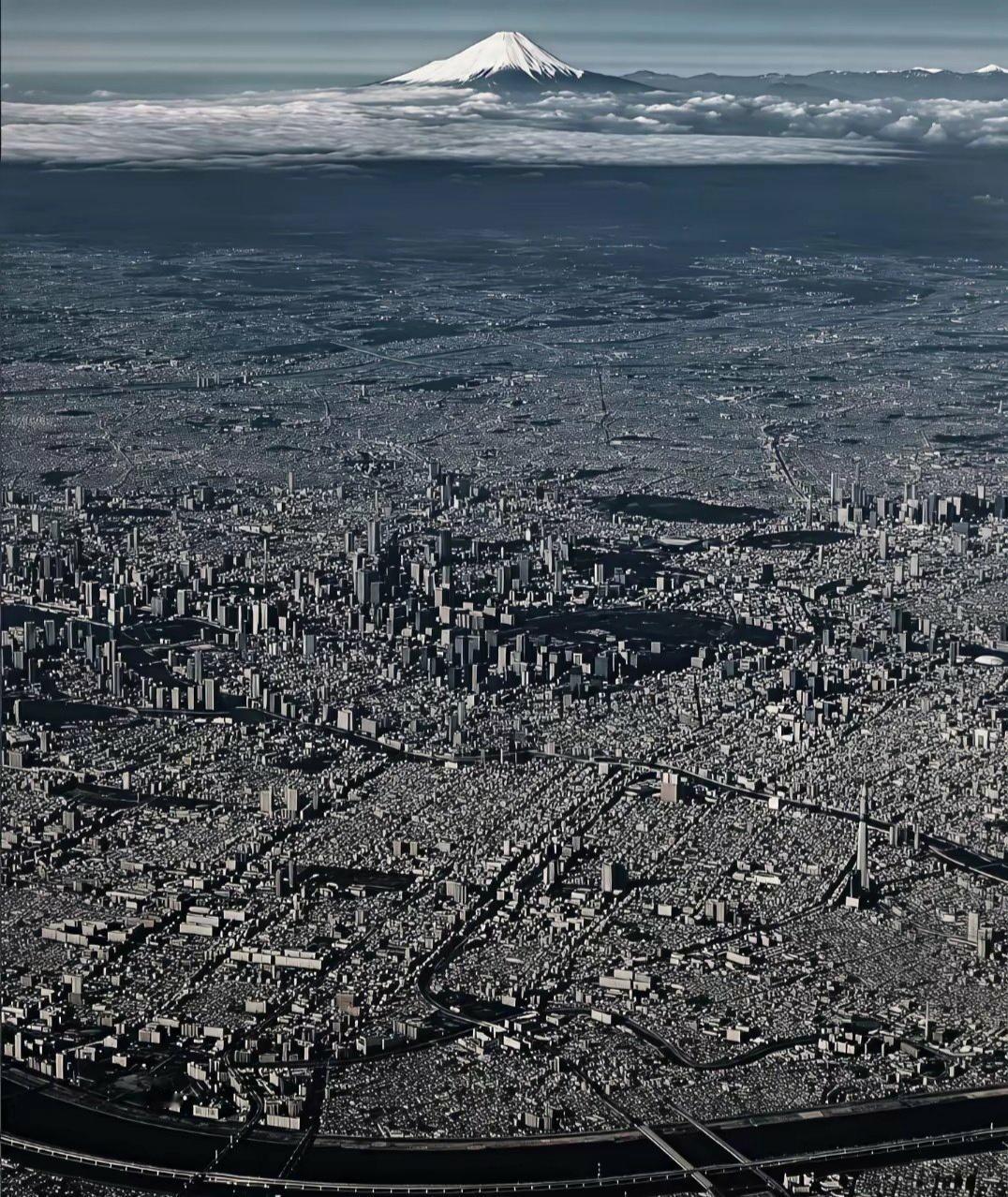 日本人爱赌国运“一亿玉碎”，这是他们曾经的口号今天他们又开始躁动下面这张图