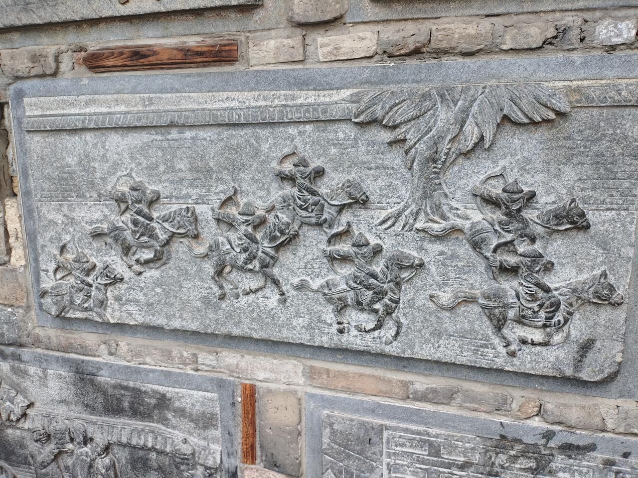 不然法官素质怎么会高于月球一一一一荒废，孤寂。