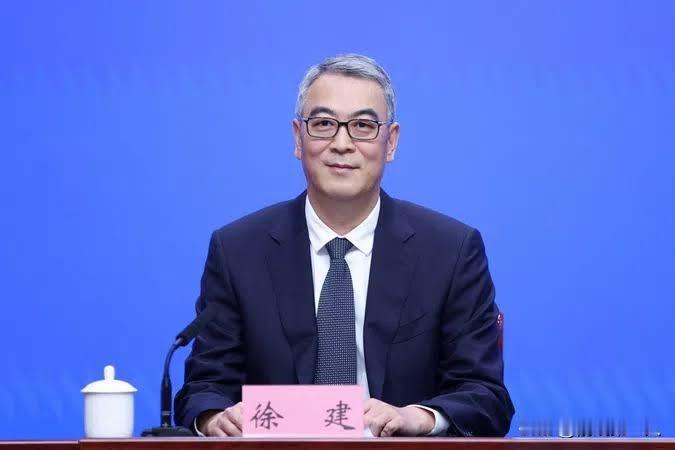 徐建一个人，戴上了三顶帽子！重庆市委常委、副市长，再加两江新区区委书记，市里的决