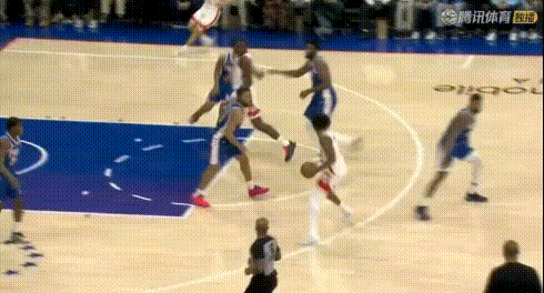 复制上场——谢泼德末节3三分造17比2攻击波！末节初3+1、连续3分，个人独得