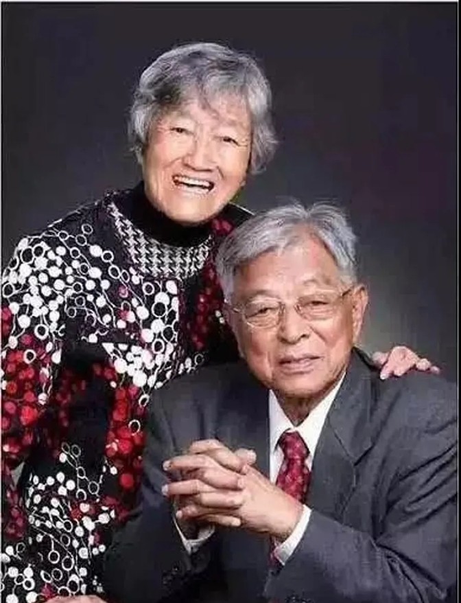 诸时健出狱后，中央领导去玉溪卷烟厂视察，对省里的领导说，你们要多多给他关照，他是