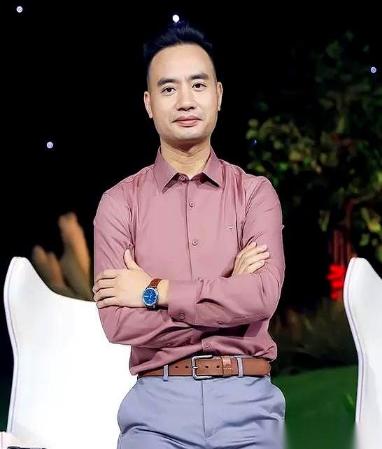 “洗脸熊”老板，花500万拍下一辆赛车。消息一出来，很多人都在想，这又是什么老