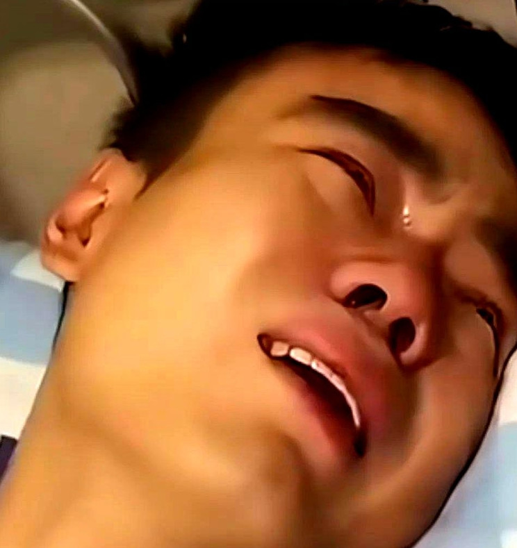 公公婆婆和大姑姐都有我家的钥匙，昨晚上回家买了一个西瓜，想放在冰箱里，一打开就吓