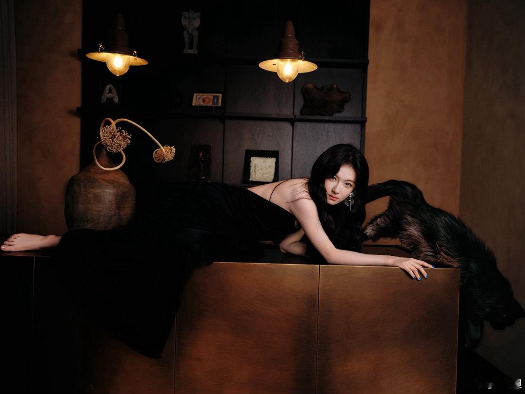 李兰迪这才是健康的身材李兰迪的身材比例太舒服了。原相机拍出来皮肤有光泽、脸上有