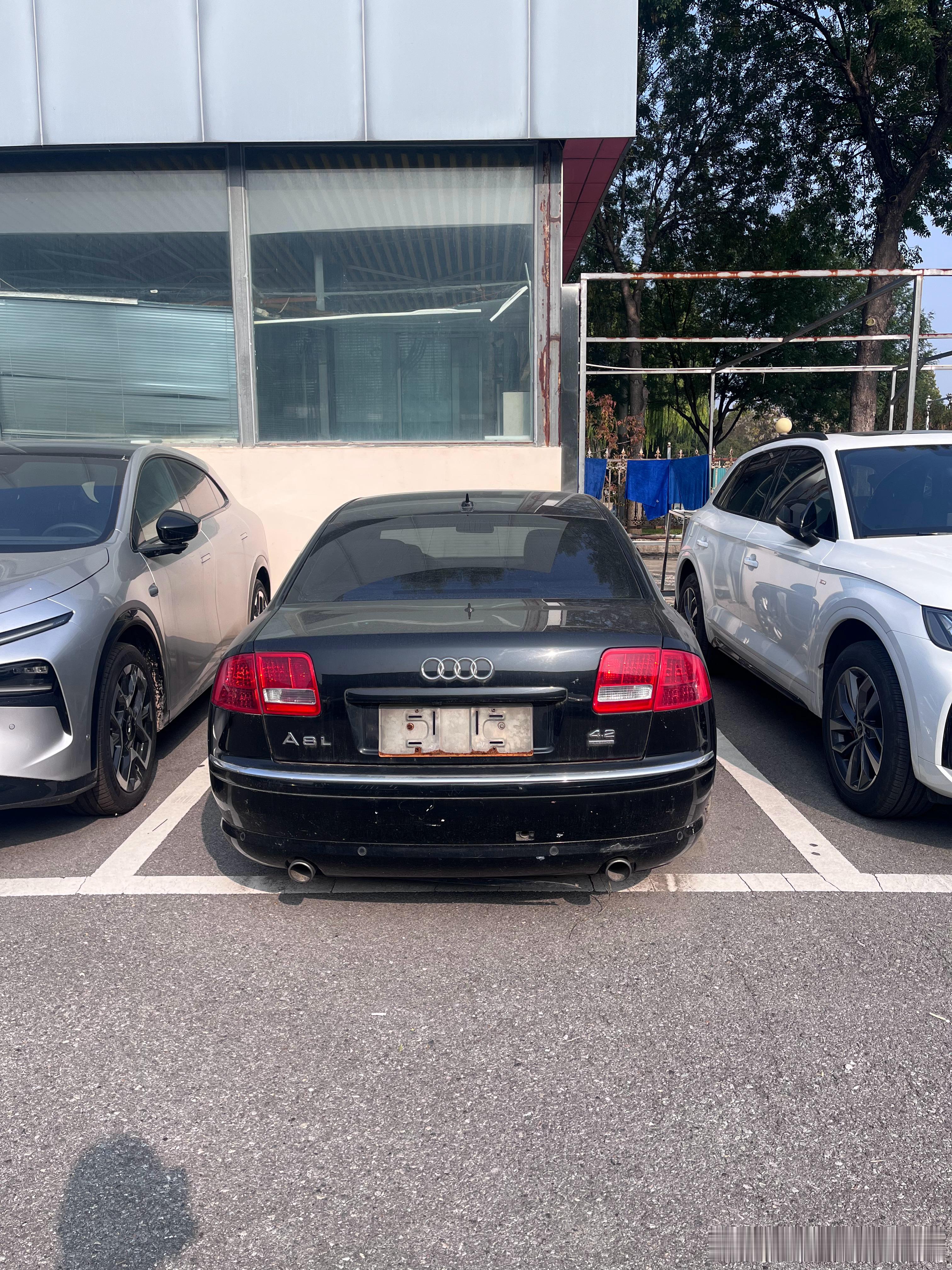 当年何等辉煌，如今老态龙钟。一辆车，能遇到一个珍爱的车主，也是一份幸运[doge]