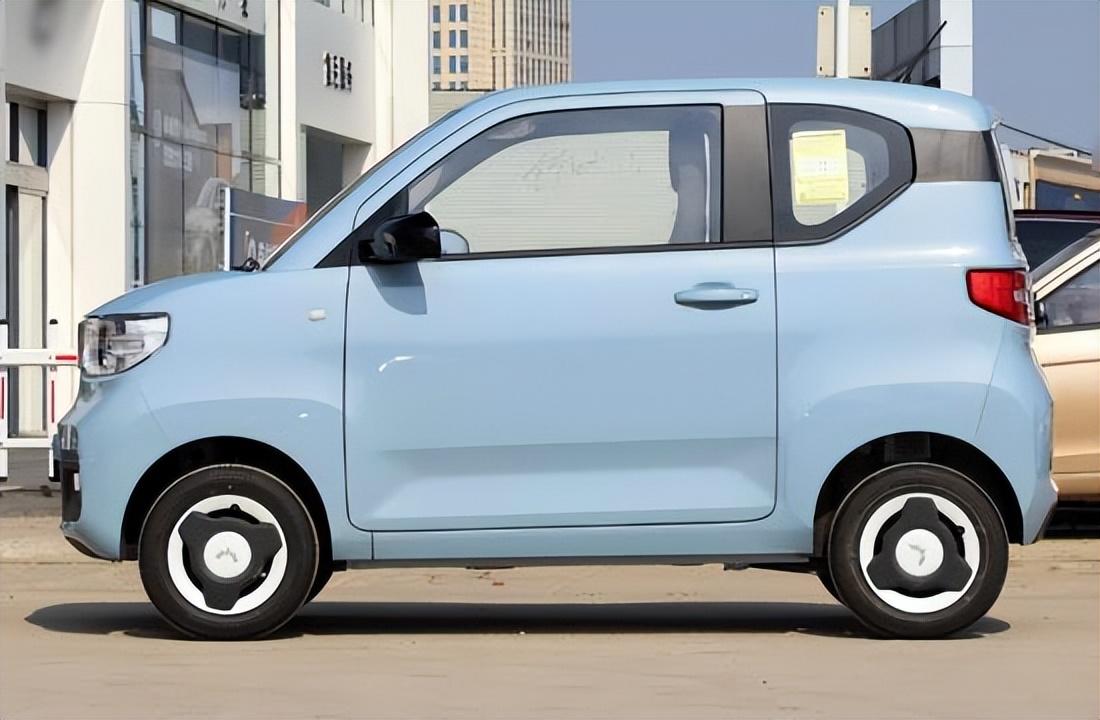 单位里面的燃油车实在是不想开了，每次开它出门，总想换成我的新能源车出门。可以说