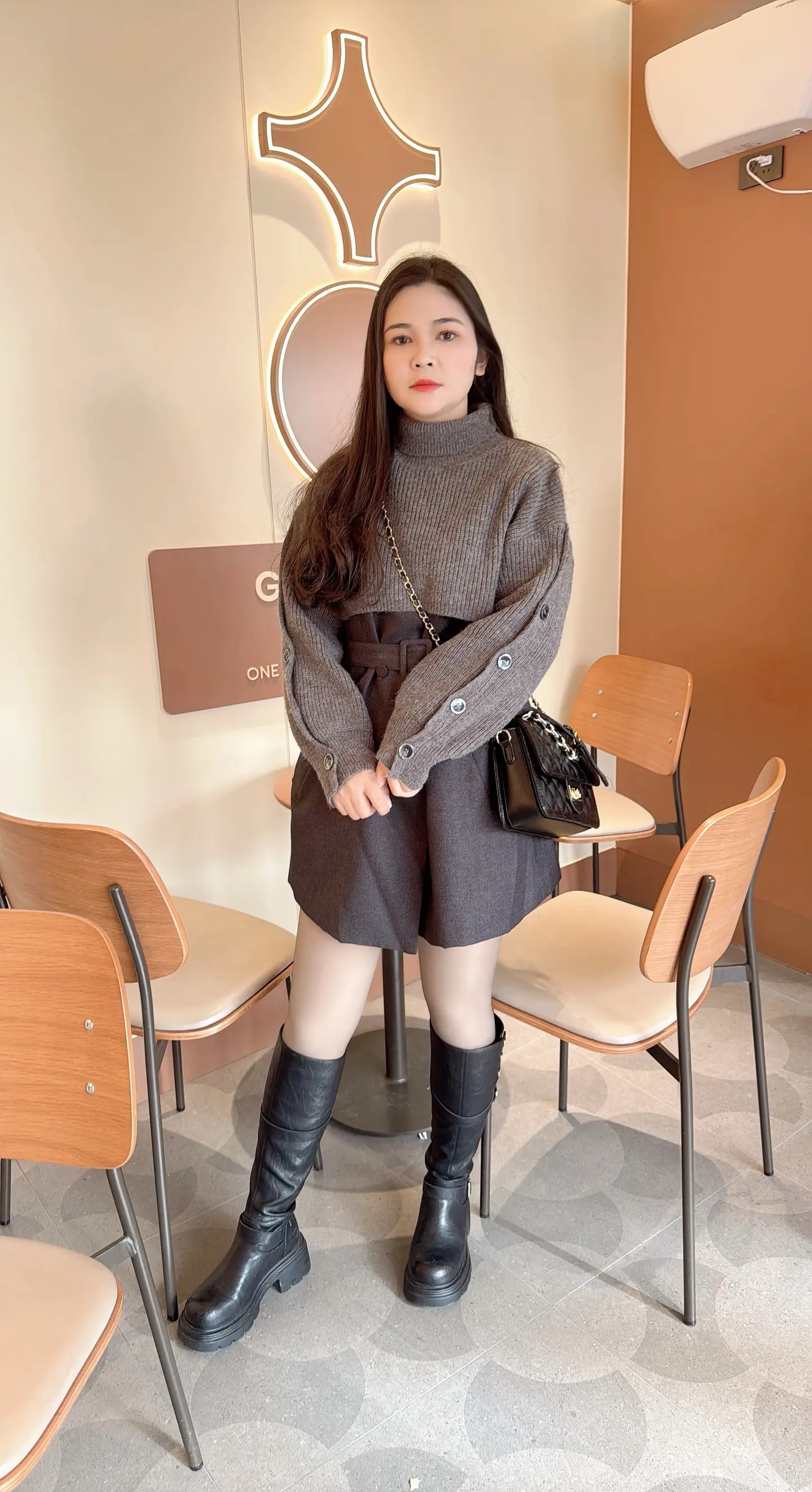 所以你告诉我什么才是爱情……….