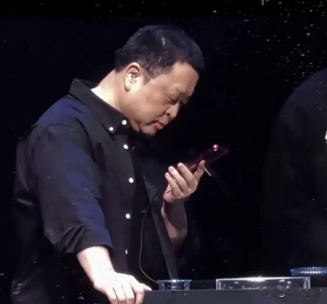 罗永浩刚靠直播带货还清6亿巨债，转头凌晨三点发文说自己可能要死了，直接给全网整破