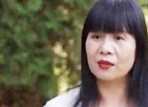 1996年，清华才女王丽红不顾父母的反对，执意嫁给非洲乌干达小伙苏玛，并生下了4