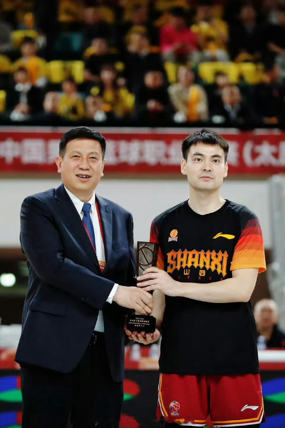 最佳第六人贾明儒，本轮系列赛场均贡献12.0分2.5篮板2.0助攻。另外，山西汾