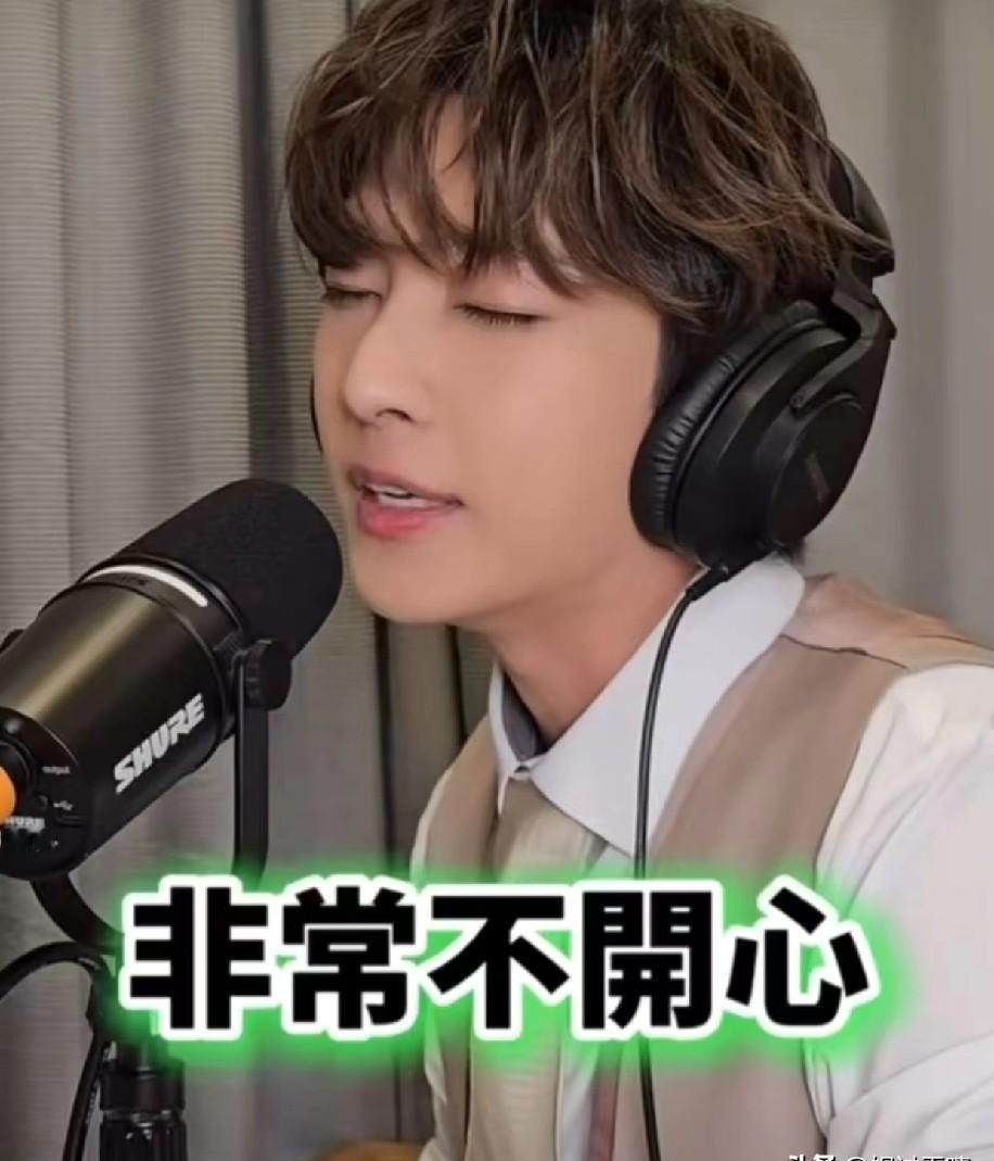 一声屁响，戳破了飞轮海十年的兄弟情假象。我们都以为是炎亚纶爱而不得的独角戏。