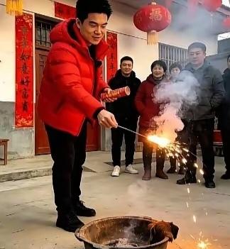 很多人不明白董宇辉只是一个卖货的，为什么央视那么看中他？很多人也不明白，董宇辉就