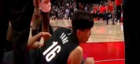 杨瀚森的NBA之路，是真难走。开拓者给了机会的，夏普和罗威都伤了，打公牛让他